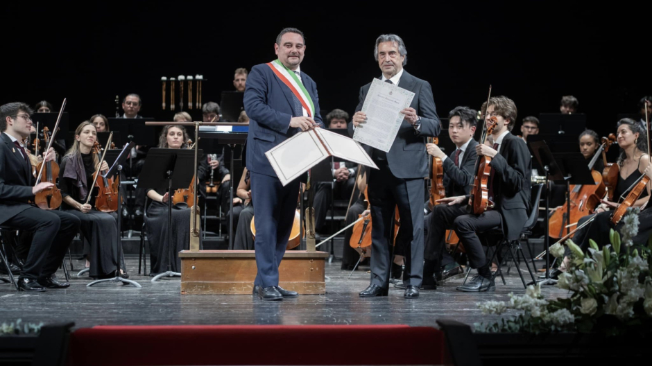 Novara, consegnata la cittadinanza onoraria al Maestro Riccardo Muti